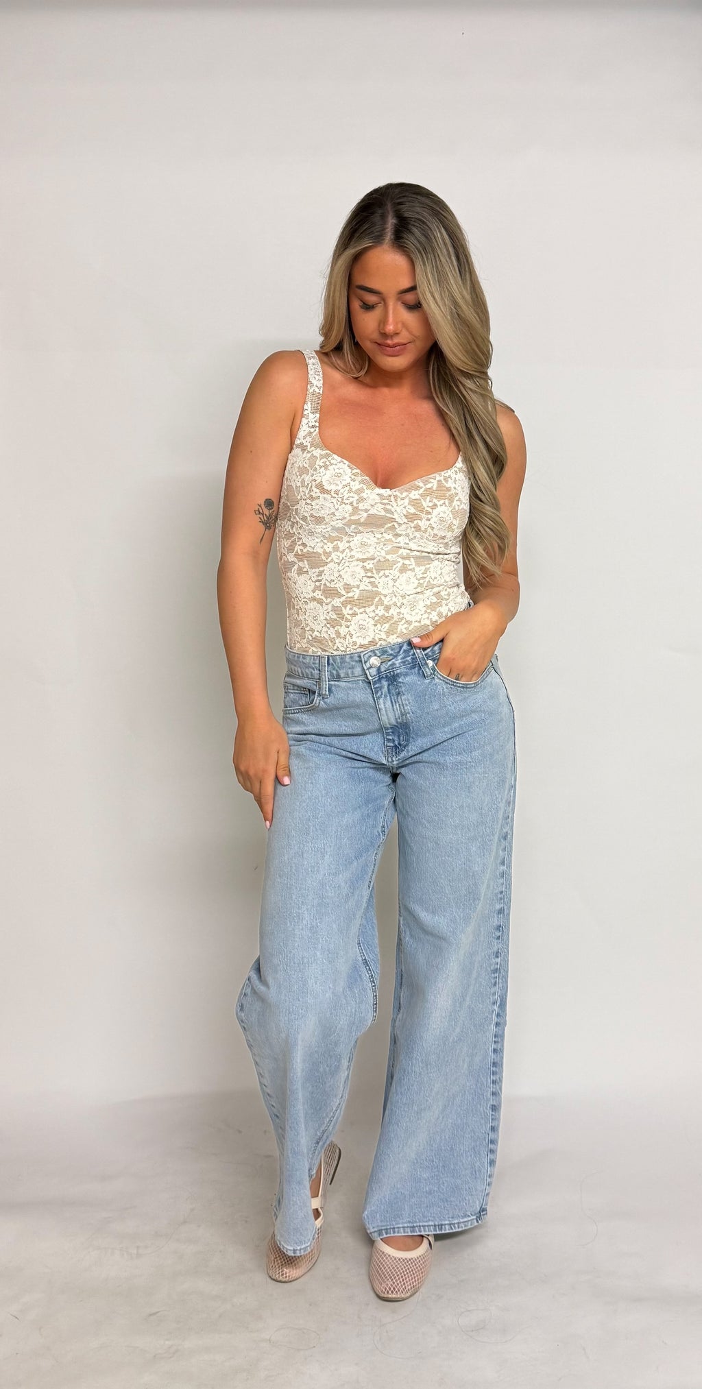 “Jayda” Wide leg jeans with a stylish waistband