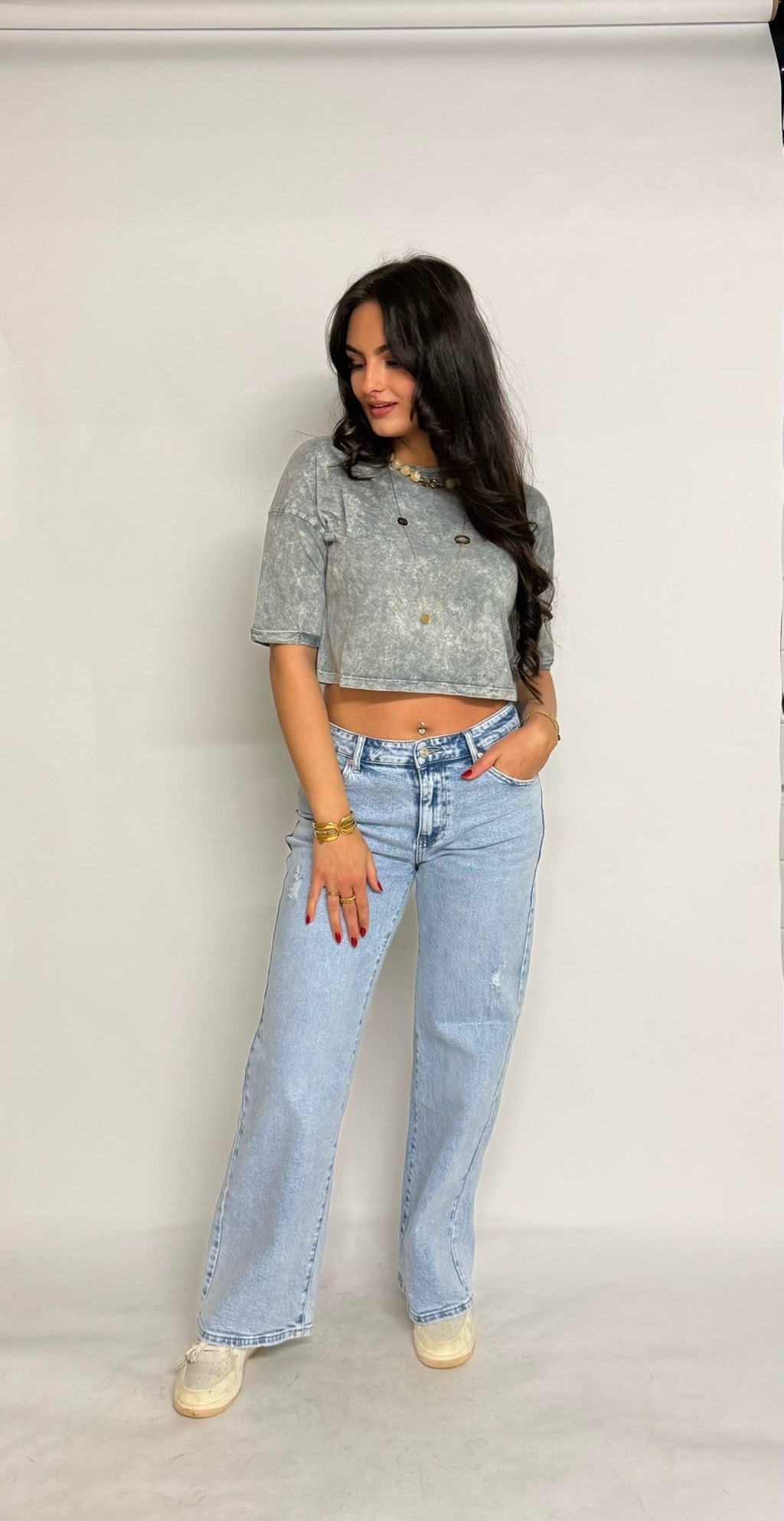 "Loua" Crop T-shirt