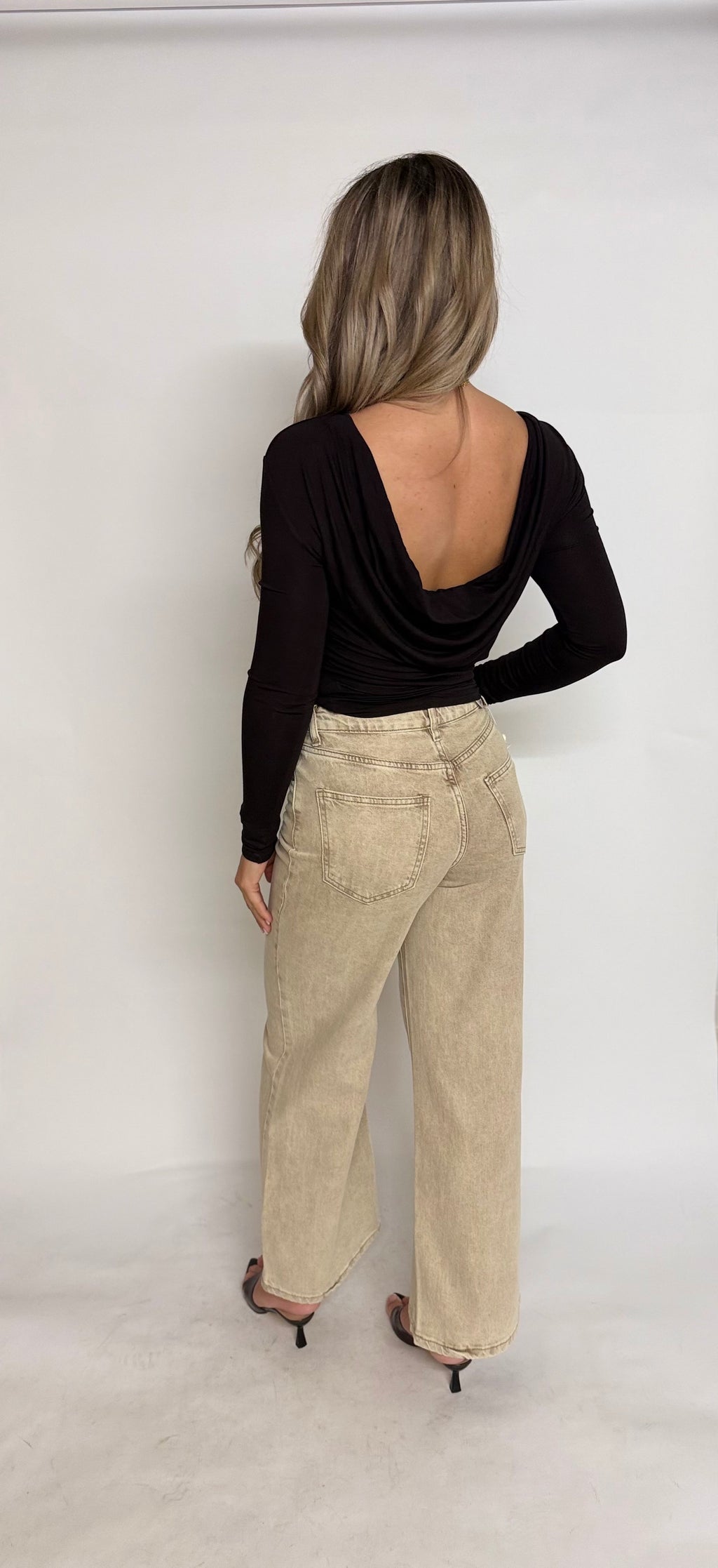 "Milou" open back top