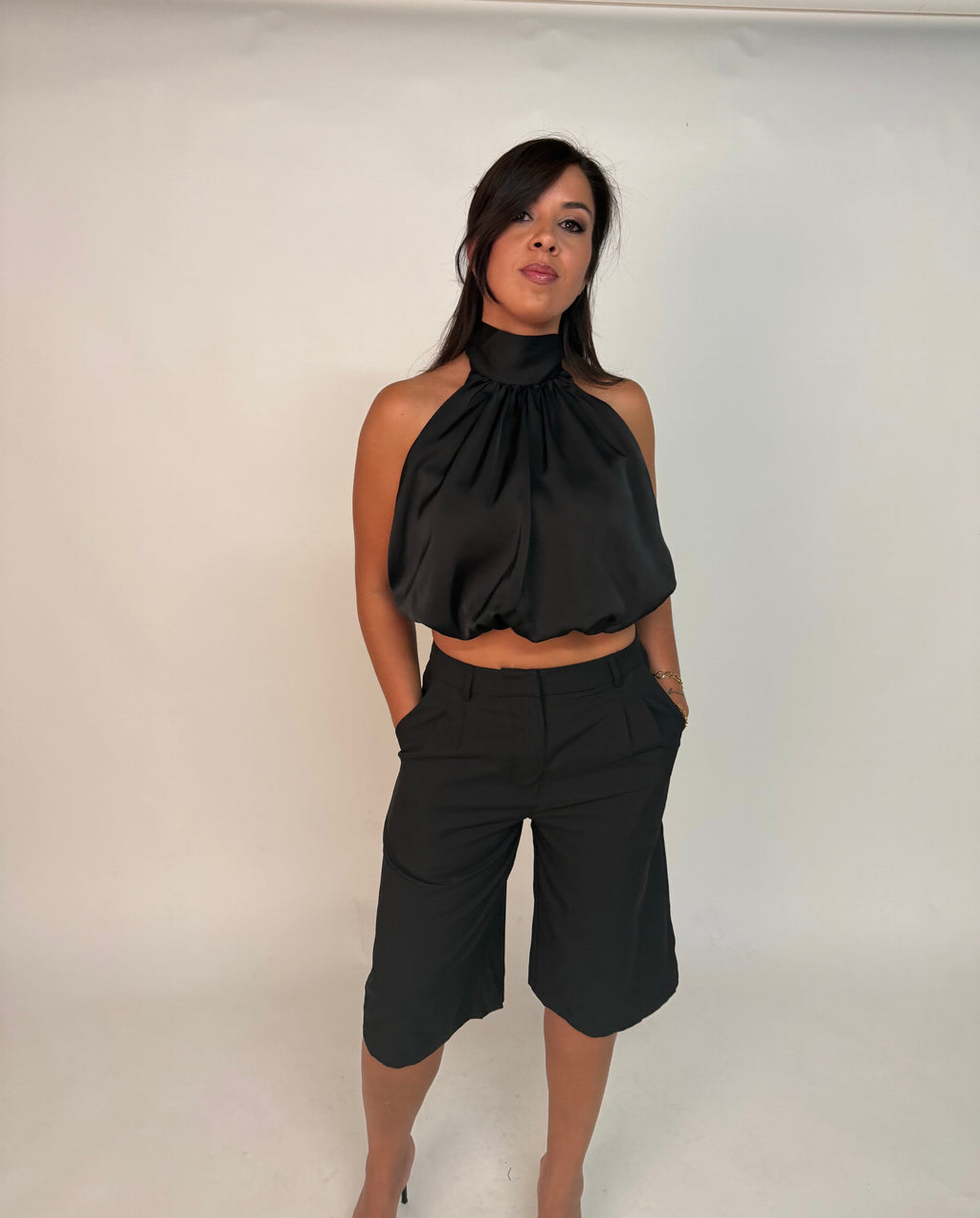 "Naomi"Satin-look halter top