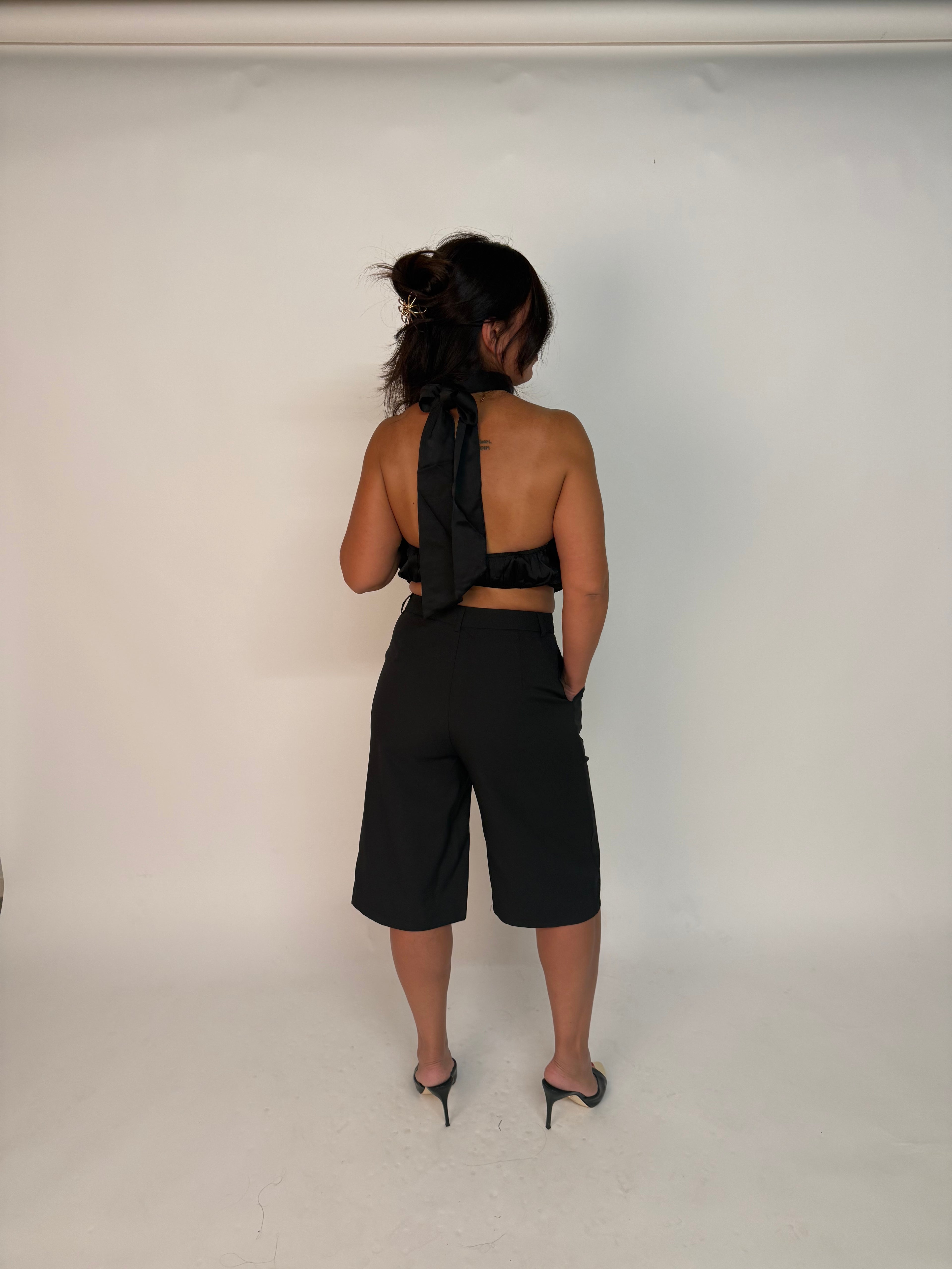 "Naomi"Satin-look halter top