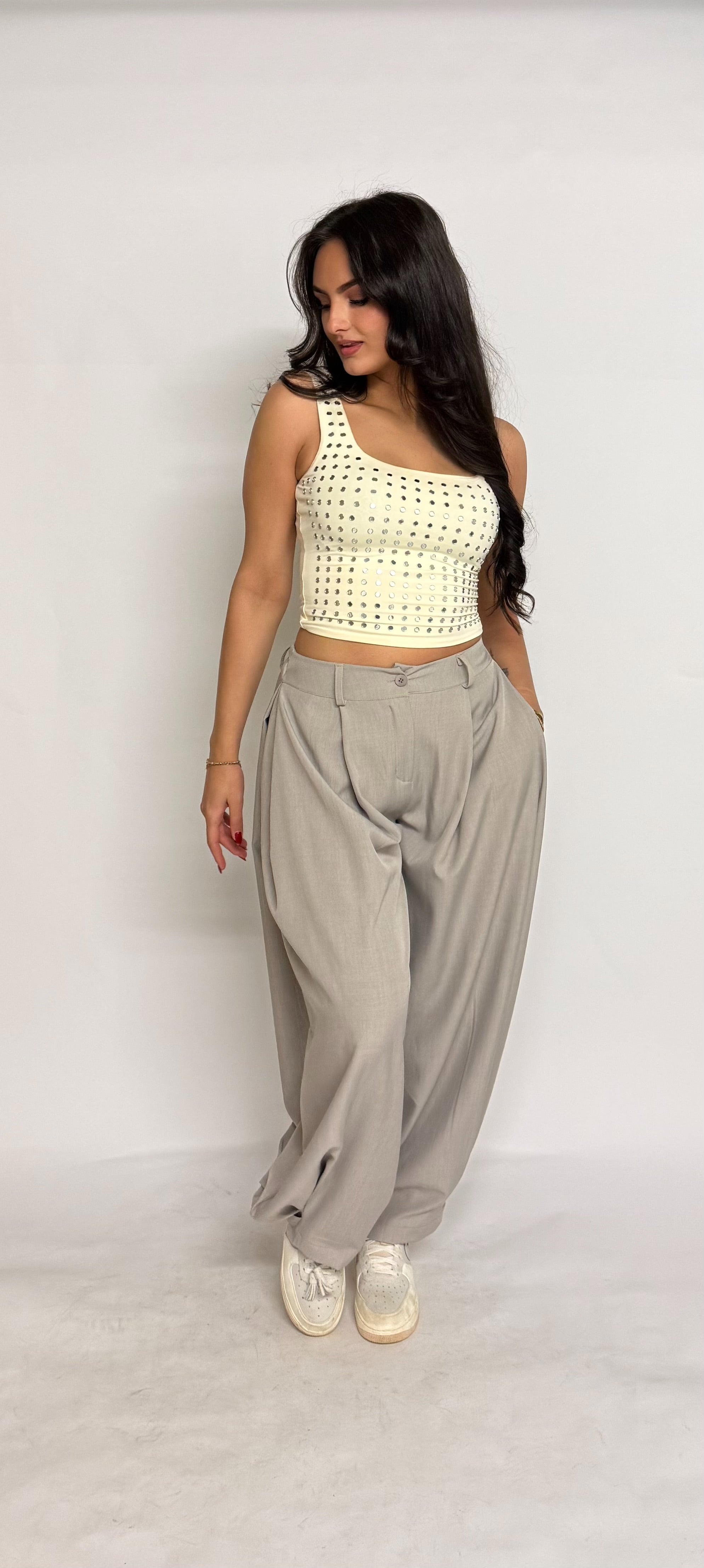 "Pam" top met spiegel studs