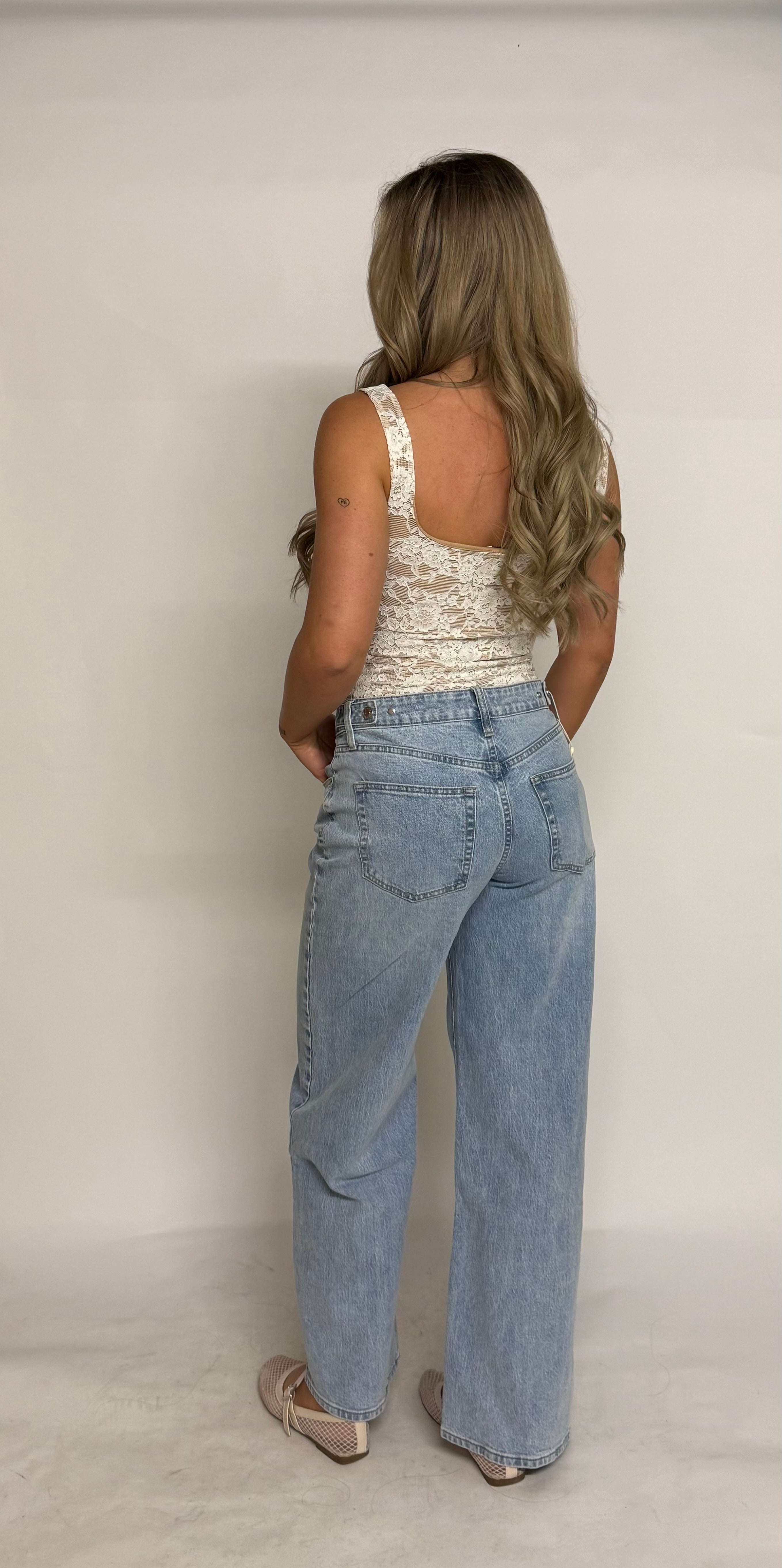 “Jayda” Wide leg jeans with a stylish waistband