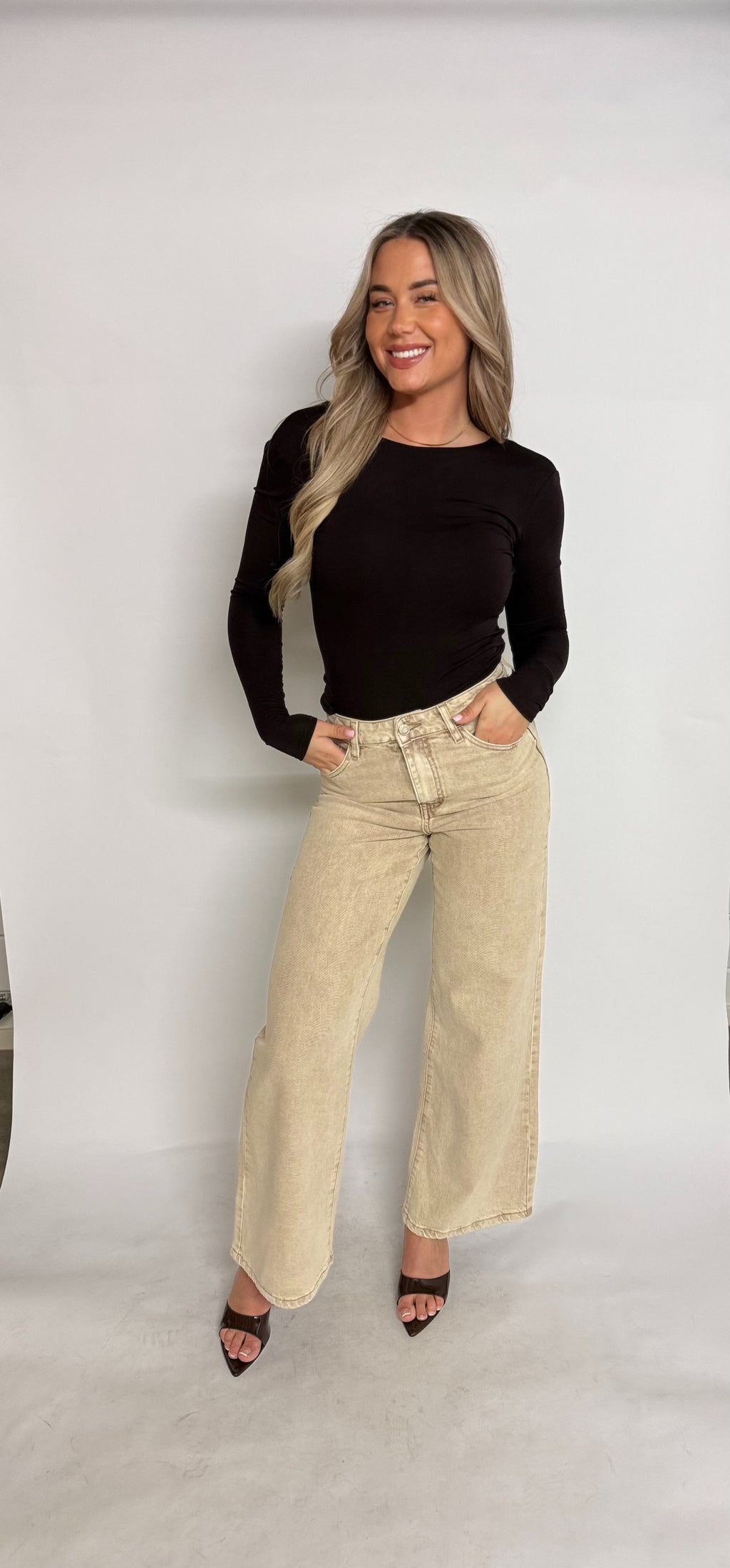 "Mara" high waist wide leg jeans