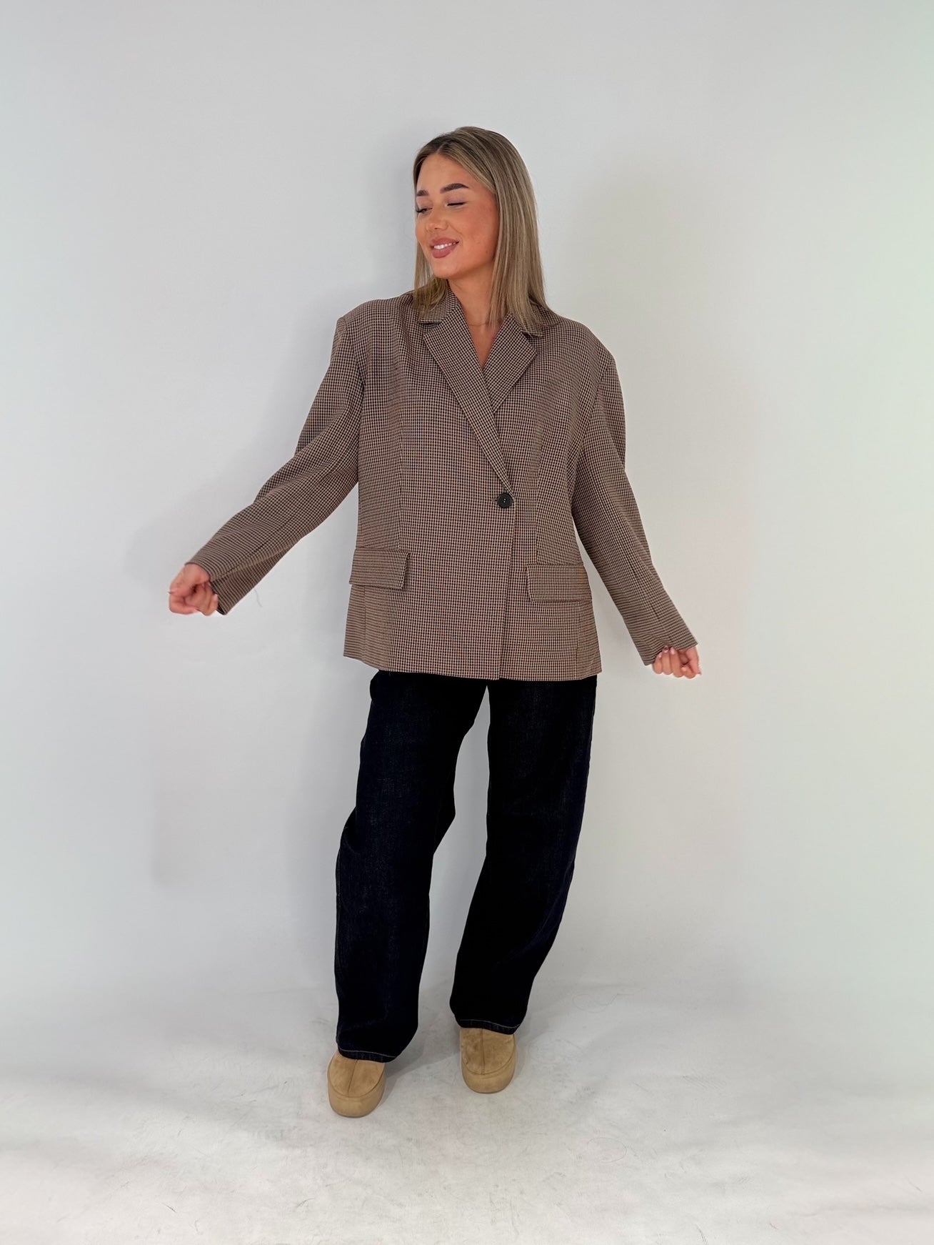 "Eliza" Oversized checkered Blazer