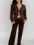 "Fiona" pull with big button