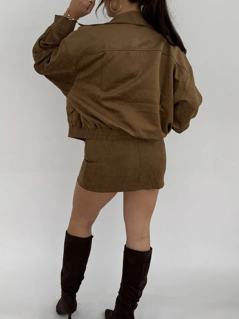 "Mella" Suede skirt onderdeel van set